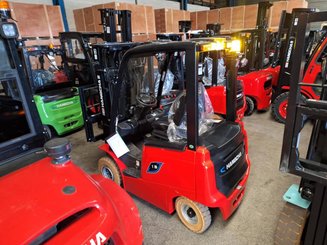 Four wheel front forklift Hangcha AE18 - 1