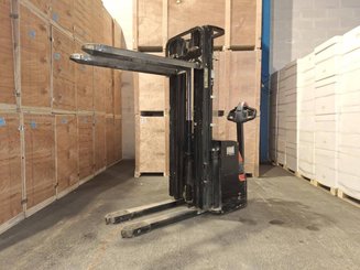 Pedestrian pallet stacker Hangcha CDD12-E