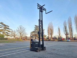 Multi-directional retractable mast reach truck Caterpillar NRM20K