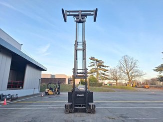 Multi-directional retractable mast reach truck Caterpillar NRM20K - 13