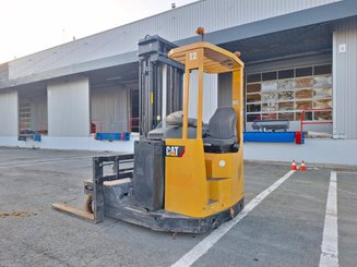 Multi-directional retractable mast reach truck Caterpillar NRM20K - 3