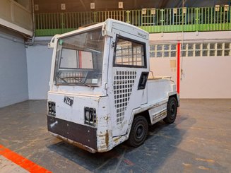 Tow tractor Charlatte T135 - 2