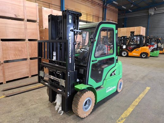 Four wheel front forklift Hangcha XC30i - 1