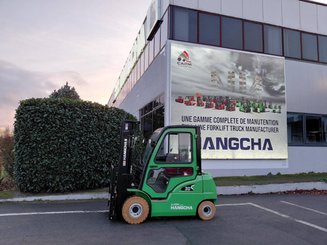 Four wheel front forklift Hangcha XC30i - 2