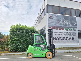 Four wheel front forklift Hangcha XC30i
