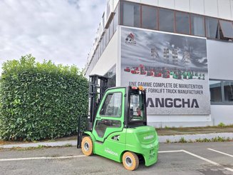 Four wheel front forklift Hangcha XC30i
