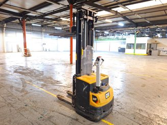 Pedestrian pallet stacker Caterpillar NSP16N2