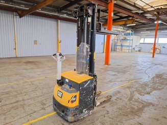 Pedestrian pallet stacker Caterpillar NSP16N2