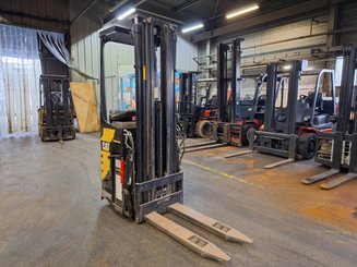 Stand-on pallet stacker Caterpillar NSR16N