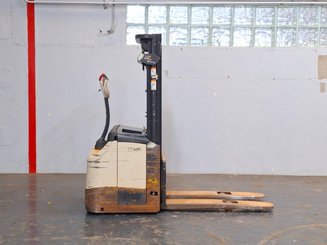 Pedestrian pallet stacker Crown ES4000-1.2 - 5