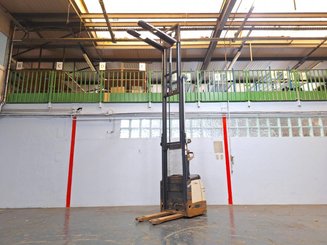 Pedestrian pallet stacker Crown ES4000-1.2