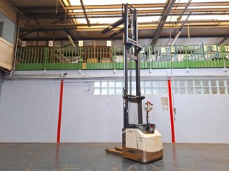 Pedestrian pallet stacker Crown ES4000-1.2 - 15