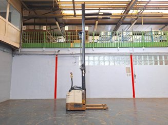 Pedestrian pallet stacker Crown ES4000-1.2