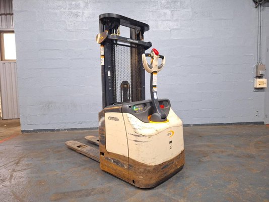 Pedestrian pallet stacker Crown ES4000-1.2 - 1