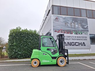 Four wheel front forklift Hangcha XC50i-600