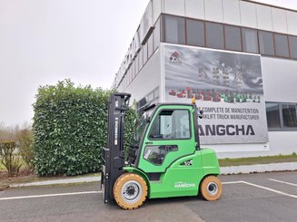 Four wheel front forklift Hangcha XC50i-600