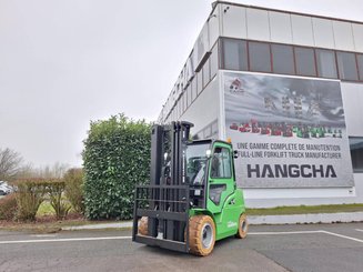 Four wheel front forklift Hangcha XC50i-600