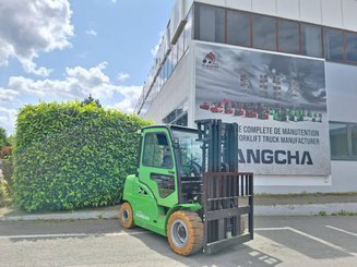 Four wheel front forklift Hangcha XC50i-600