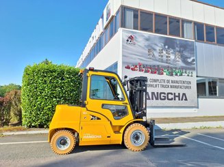 Four wheel front forklift Hangcha XE50i-600