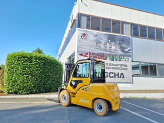 Four wheel front forklift Hangcha XE50i-600