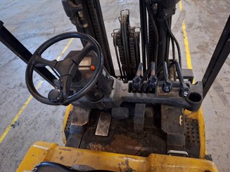 Four wheel front forklift Caterpillar EP30K-PAC - 5