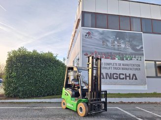 Four wheel front forklift Hangcha XC18i - 1