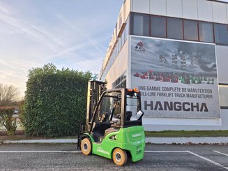Four wheel front forklift Hangcha XC18i - 3