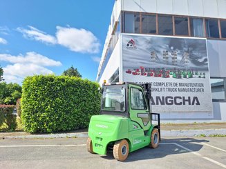 Four wheel front forklift Hangcha XC50i-600 - 5