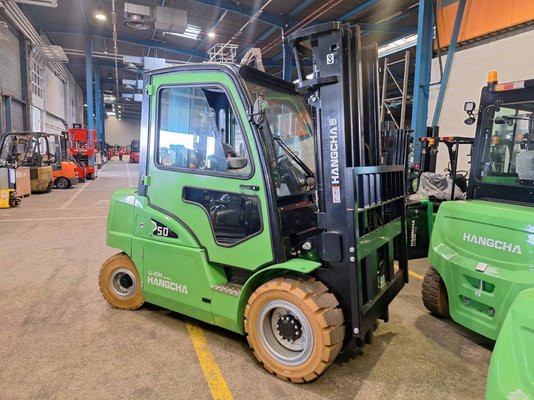 Four wheel front forklift Hangcha XC50i - 1