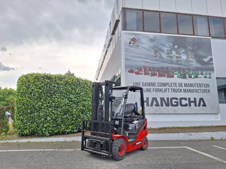Four wheel front forklift Hangcha XF18G-2 - 1