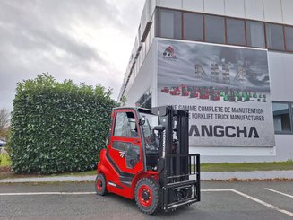 Four wheel front forklift Hangcha XF25G-2 - 2
