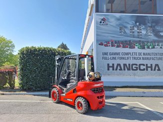 Four wheel front forklift Hangcha XF30G-2