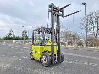 Four wheel front forklift Clark GPM15N - 2