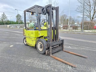 Four wheel front forklift Clark GPM15N - 1