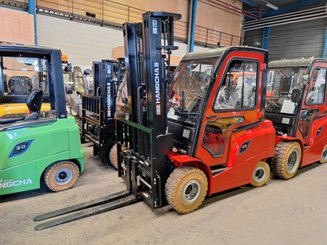 Four wheel front forklift Hangcha AE25 - 1