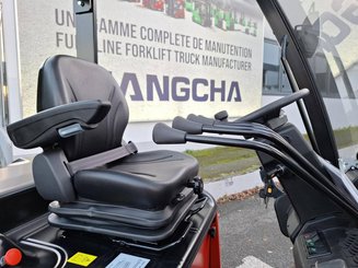 Four wheel front forklift Hangcha AE30 - 12
