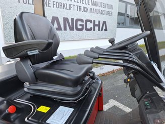 Four wheel front forklift Hangcha AE30 - 12