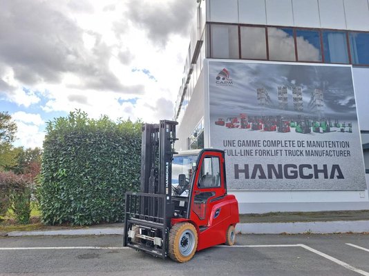 Four wheel front forklift Hangcha AE30 - 1