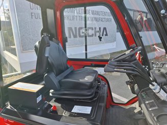 Four wheel front forklift Hangcha AE30 - 12