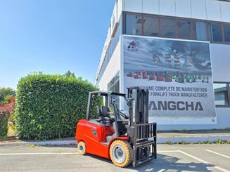 Four wheel front forklift Hangcha AE30 - 2