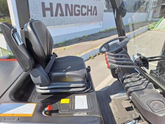 Four wheel front forklift Hangcha AE30 - 12