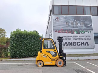 Four wheel front forklift Hangcha XE20Ci
