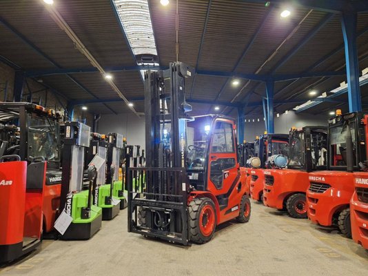 Four wheel front forklift Hangcha XF35D-2 - 1