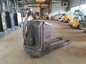 Pedestrian pallet truck Fenwick T18
