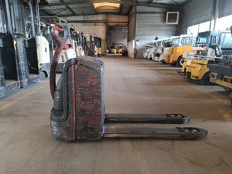 Pedestrian pallet truck Fenwick T18