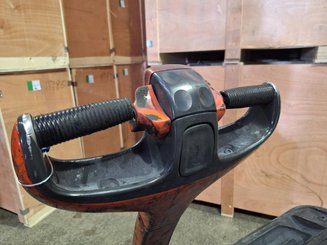Pedestrian pallet truck Fenwick T18