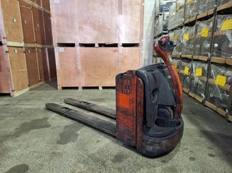 Pedestrian pallet truck Fenwick T18