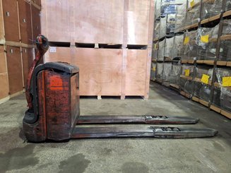 Pedestrian pallet truck Fenwick T18