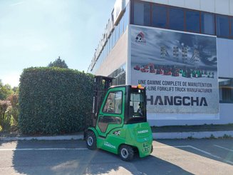 Four wheel front forklift Hangcha XC25i
