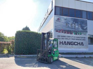 Four wheel front forklift Hangcha XC25i
